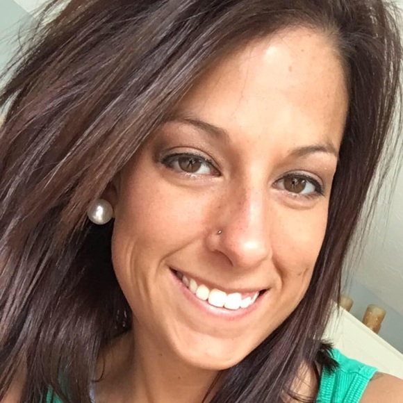 Meet your Posher, Jaclyn - Picture 1 of 1